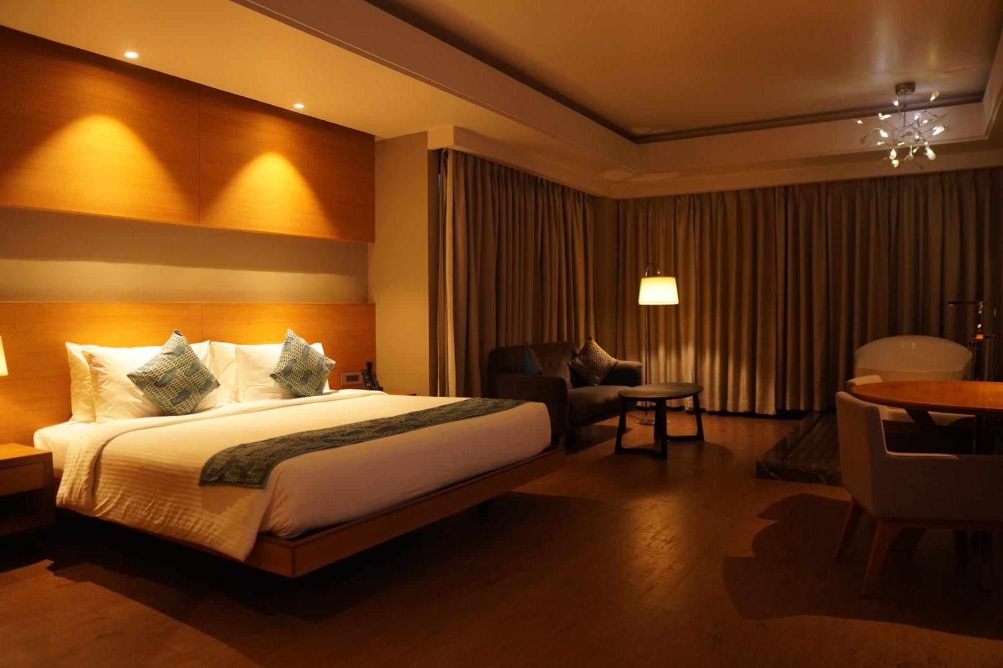 Kiranshree Grand Hotel Guwahati Exterior foto