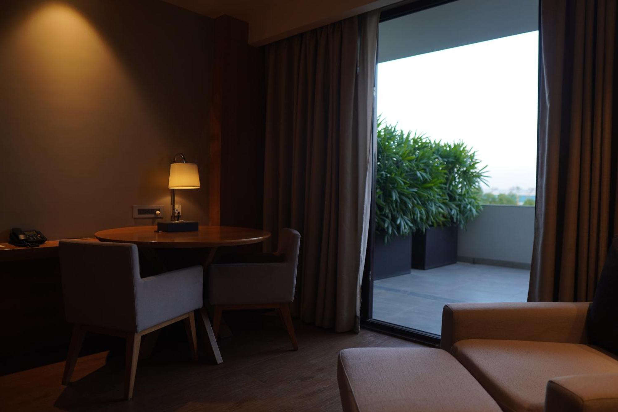 Kiranshree Grand Hotel Guwahati Exterior foto