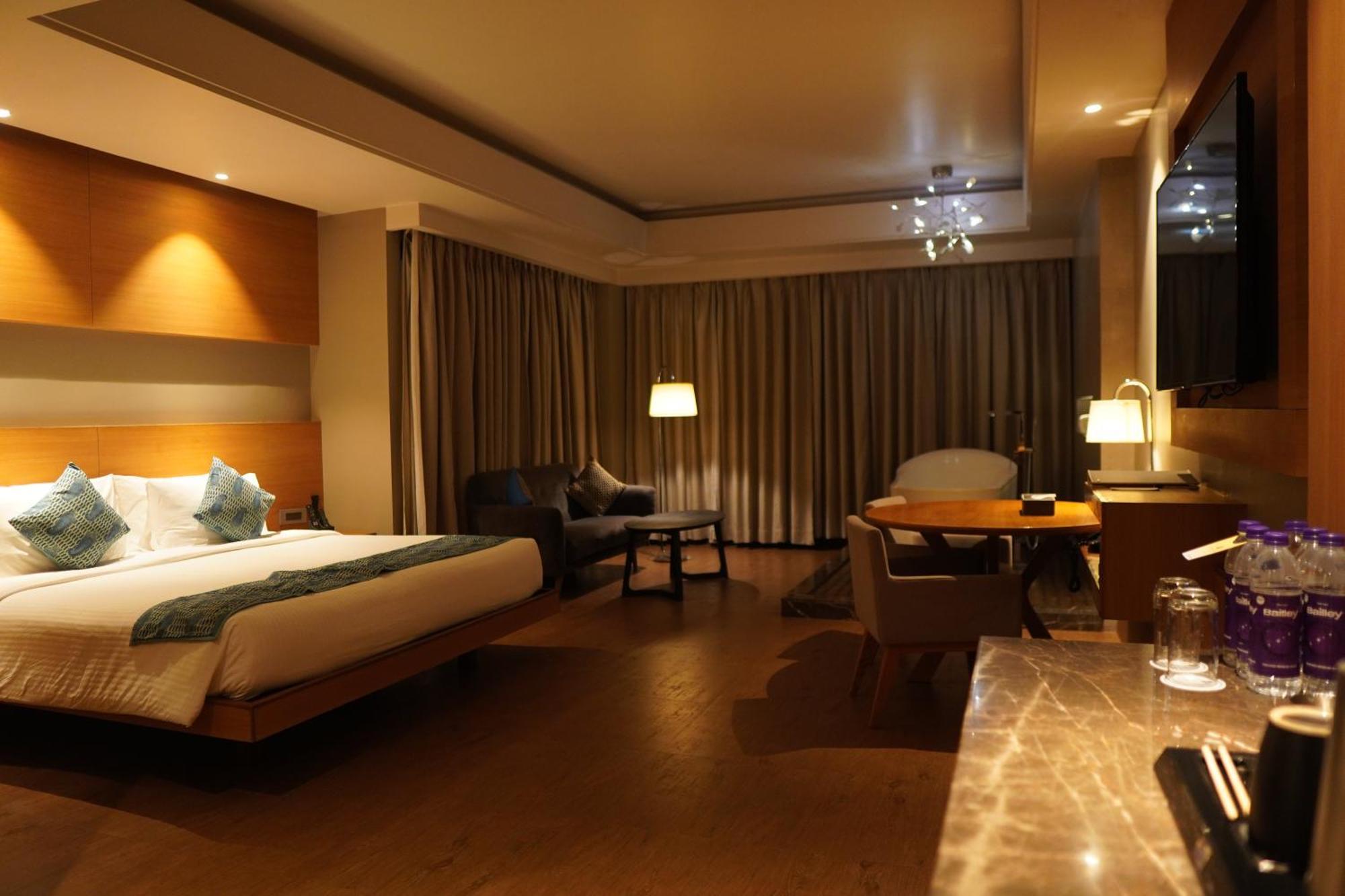 Kiranshree Grand Hotel Guwahati Exterior foto