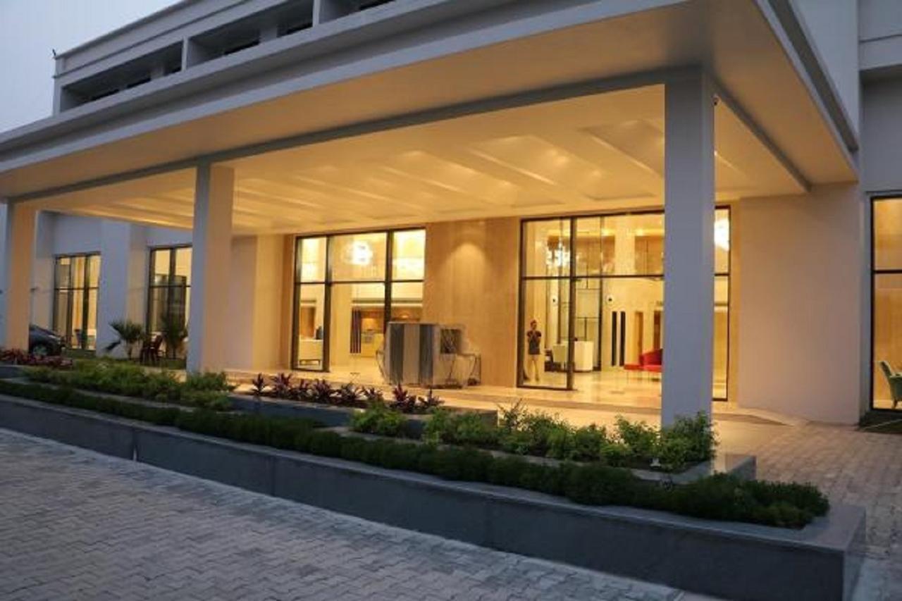 Kiranshree Grand Hotel Guwahati Exterior foto