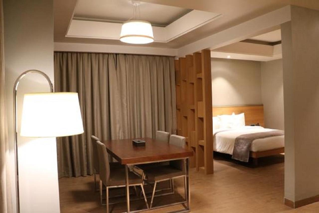 Kiranshree Grand Hotel Guwahati Exterior foto