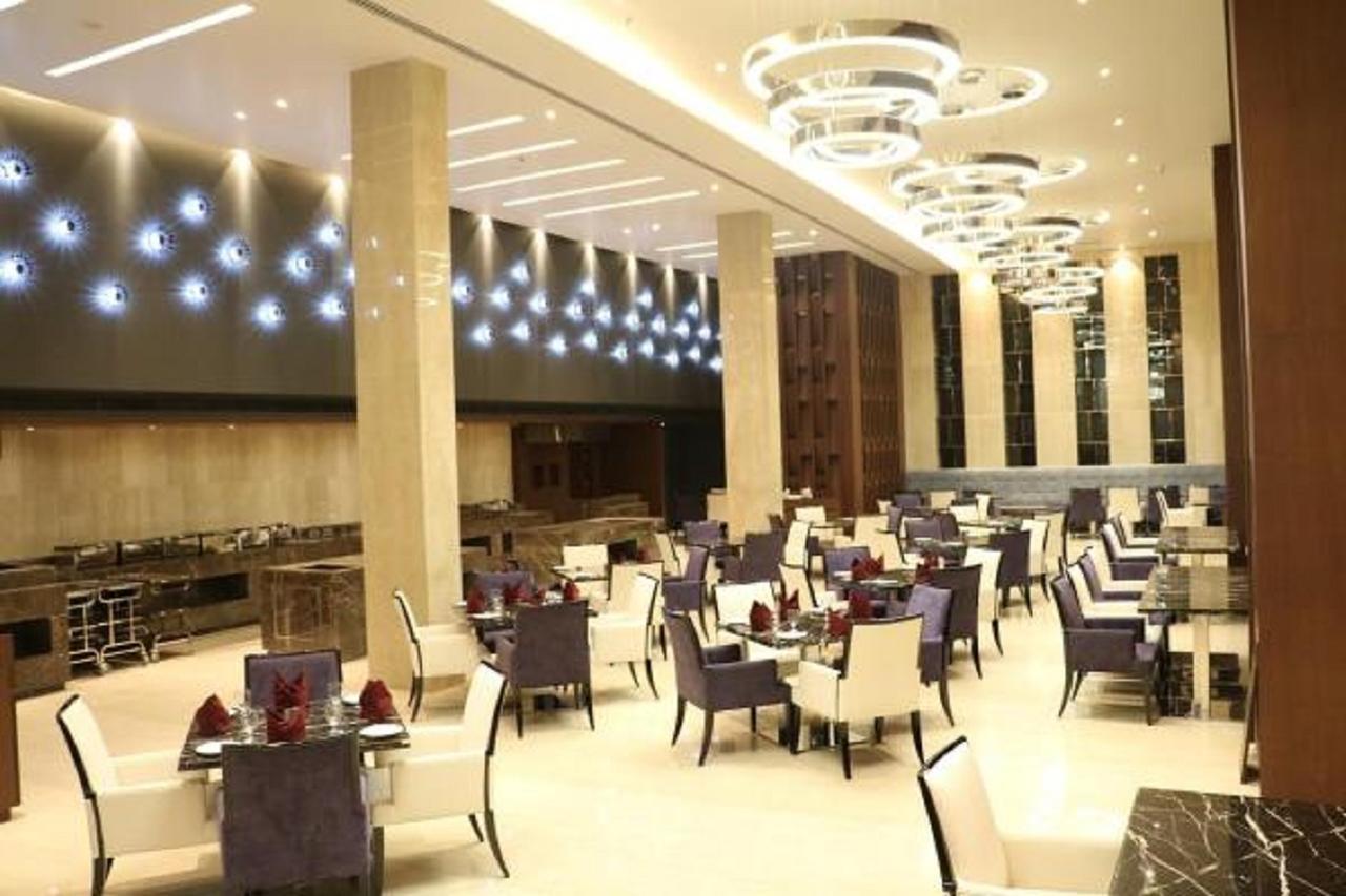 Kiranshree Grand Hotel Guwahati Exterior foto