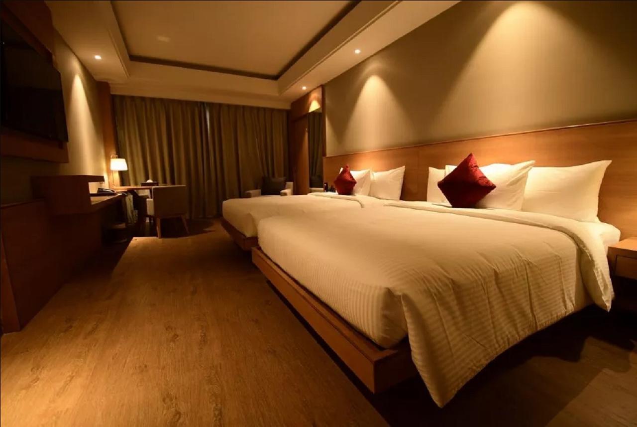 Kiranshree Grand Hotel Guwahati Exterior foto