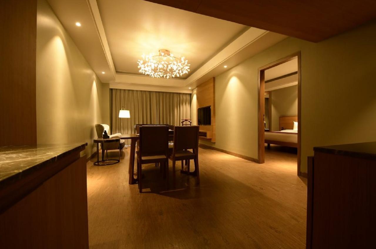 Kiranshree Grand Hotel Guwahati Exterior foto