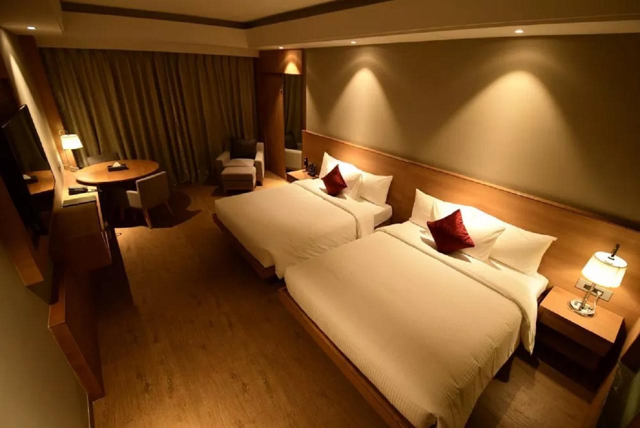 Kiranshree Grand Hotel Guwahati Exterior foto